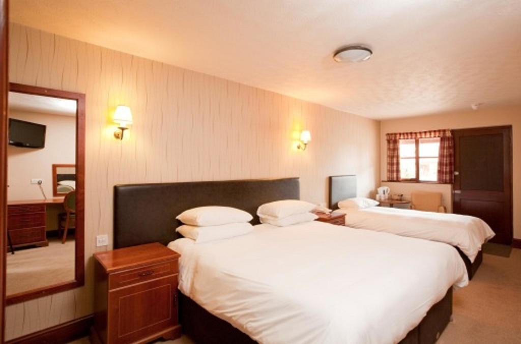 The Bell Hotel & Inn By Greene King Inns Woburn Ngoại thất bức ảnh