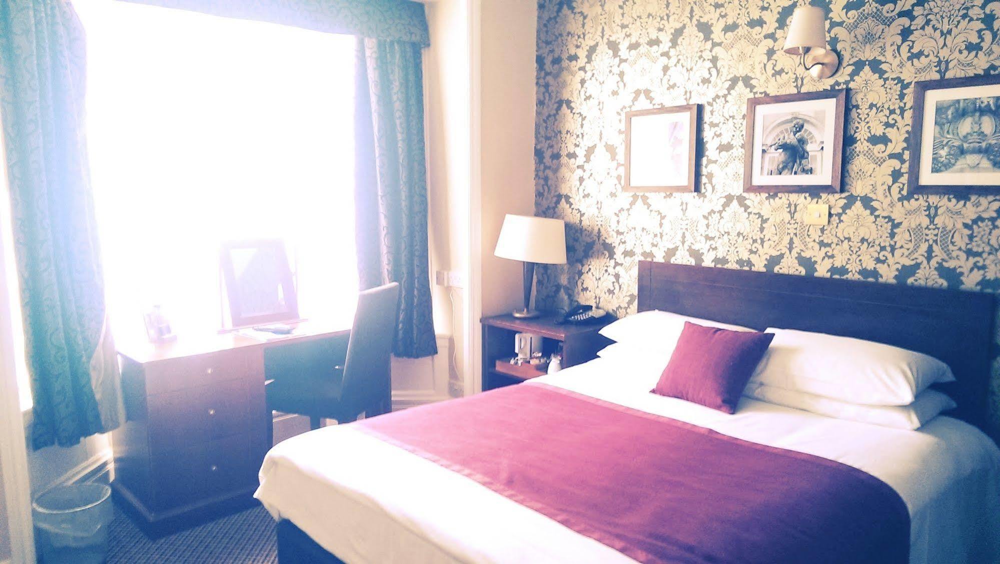The Bell Hotel & Inn By Greene King Inns Woburn Ngoại thất bức ảnh
